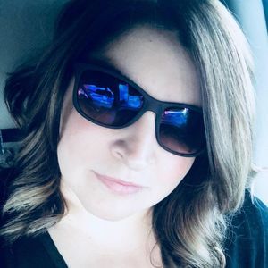 Meet your Posher, Leslie